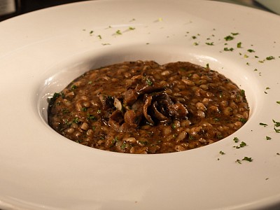 Risotto de funghi com ragu de shitake al tartufo